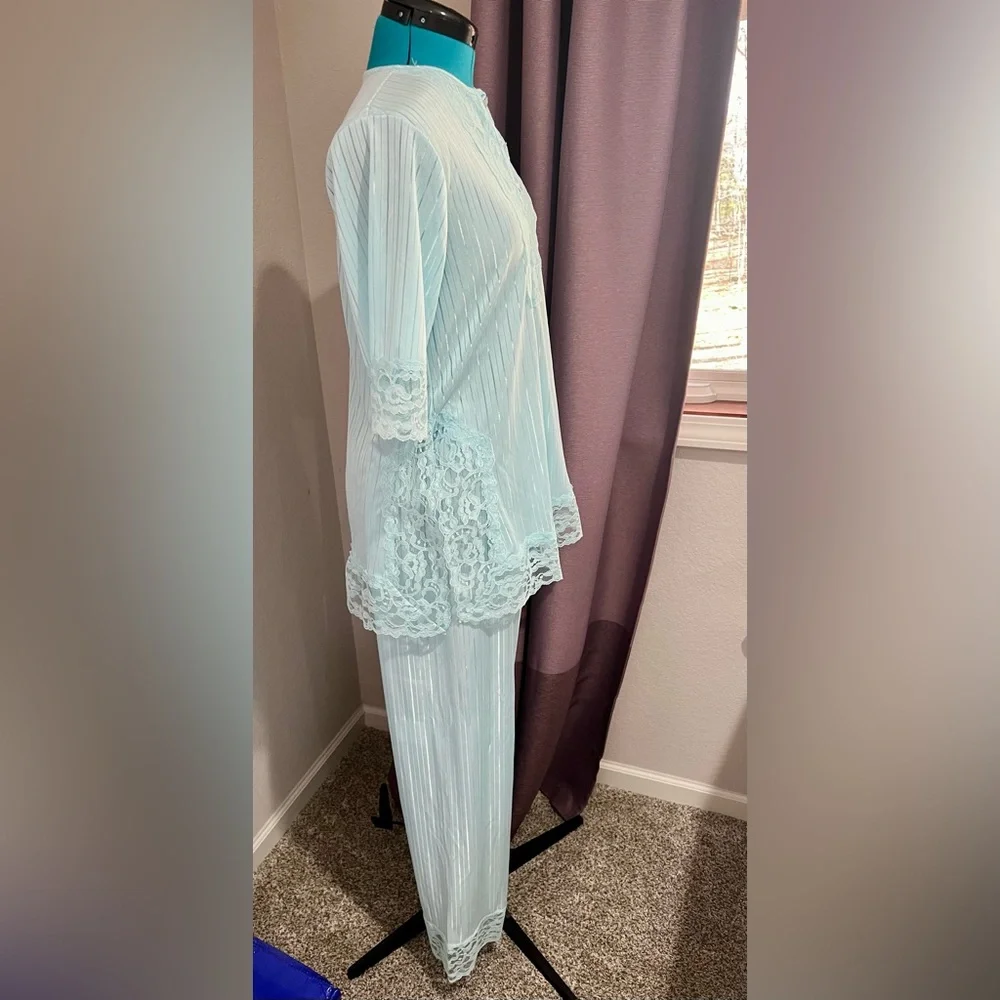 ⭐️ Vintage Scentimental Nights Light Blue Lace Chemise Lounge‎ Set Est Size L.